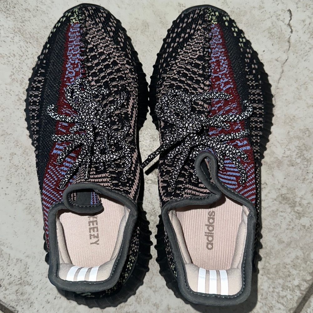 Yeezy yecheil 350 women’s size 6 men’s size 4.5 no box